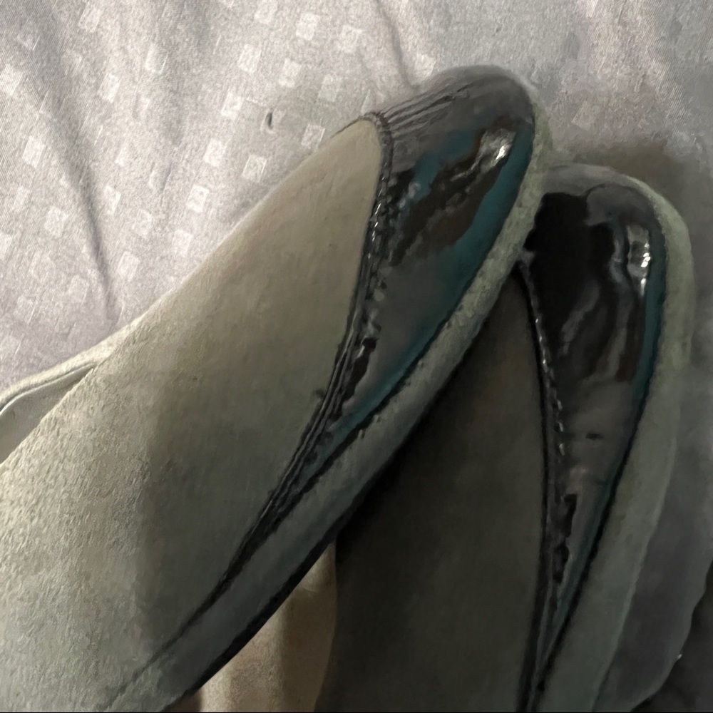 Kenneth Cole Run Away Gray Suede Patent Heel Cap Toe Flats size 8.5 - Picture 10 of 11